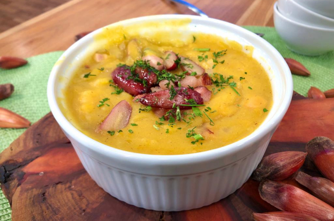 Caldo de Mandioquinha com Frango e Bacon