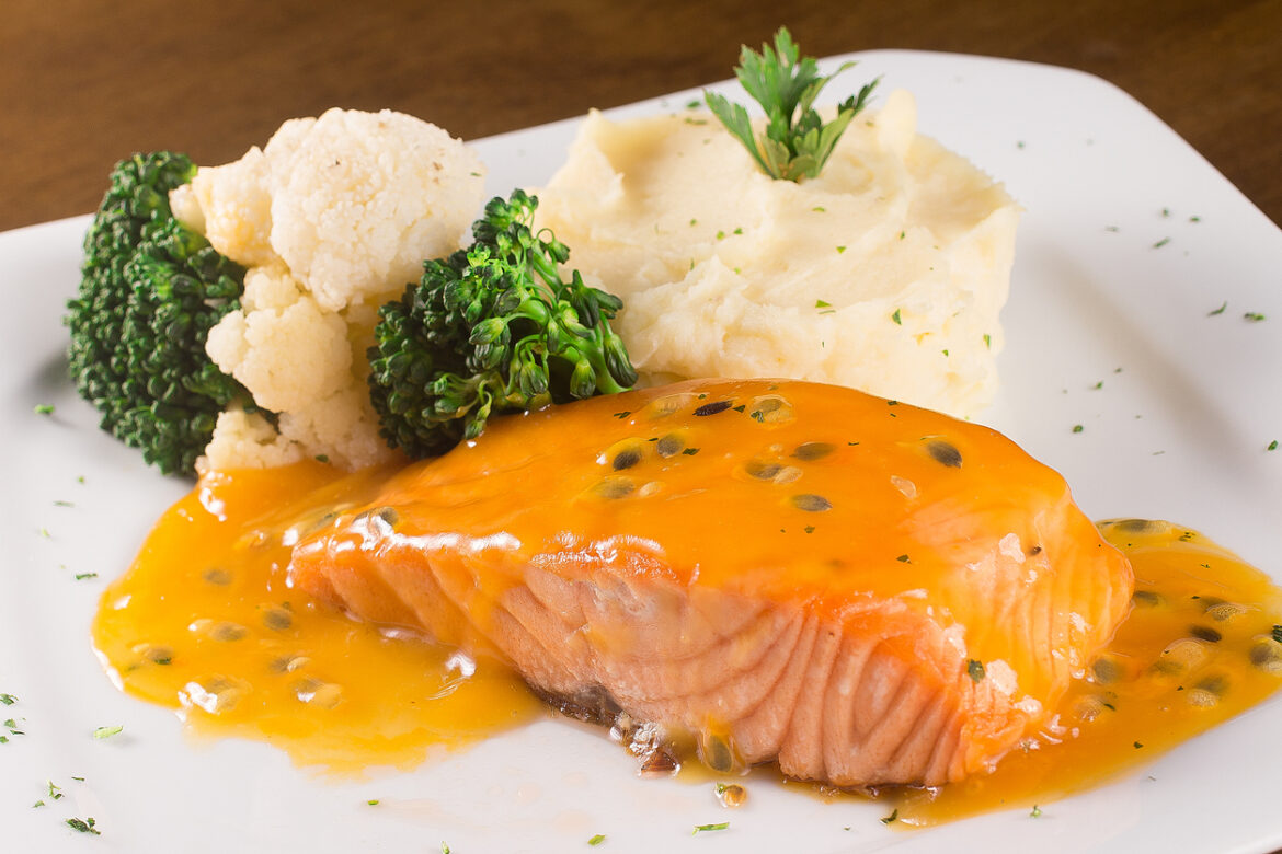 Salmão ao Molho de Maracujá